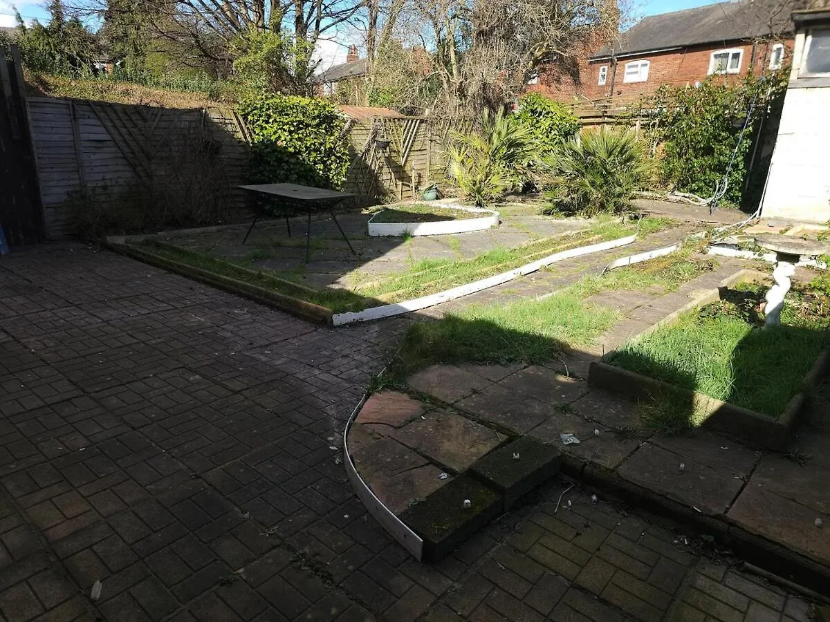 Homebird Property - East Park House Leeds  0*, Leeds (West Yorkshire)