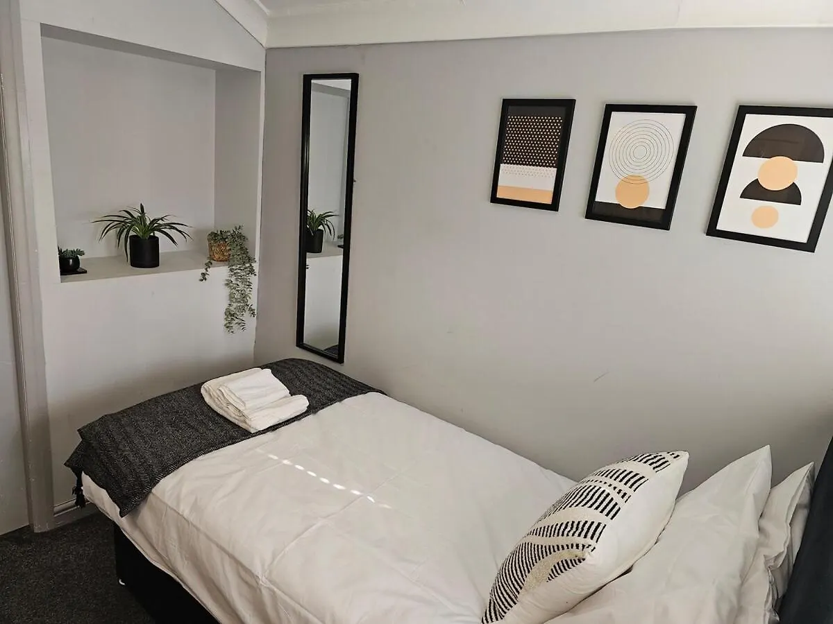 Homebird Property - East Park House Leeds  Leeds (West Yorkshire)